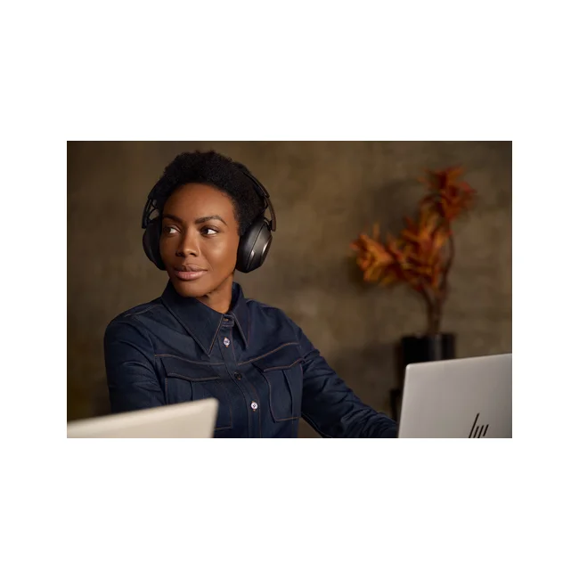 HP Poly Auriculares USB-C Poly Voyager Surround 85 UC con certificación para Microsoft Teams + adaptador USB-C/A + soporte de carga image 6